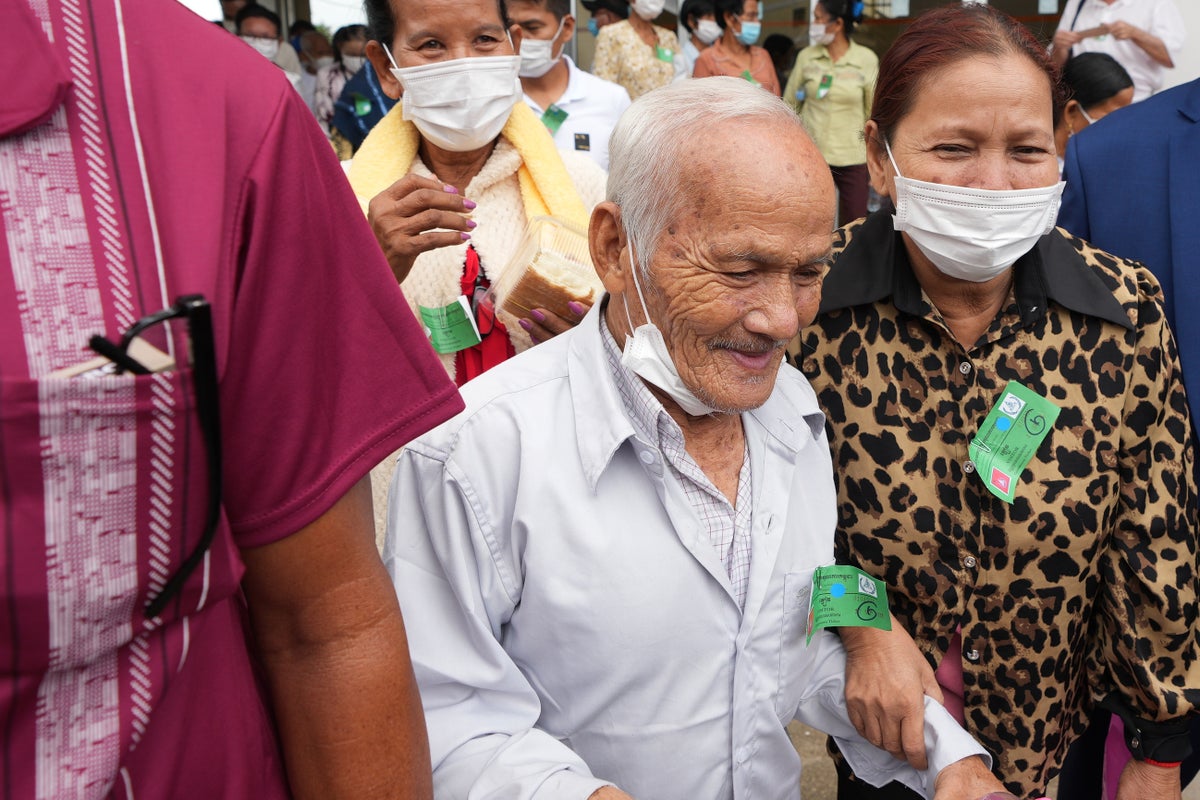 Bou Meng, Cambodian Artist and Khmer Rouge Survivor, Dies at 85