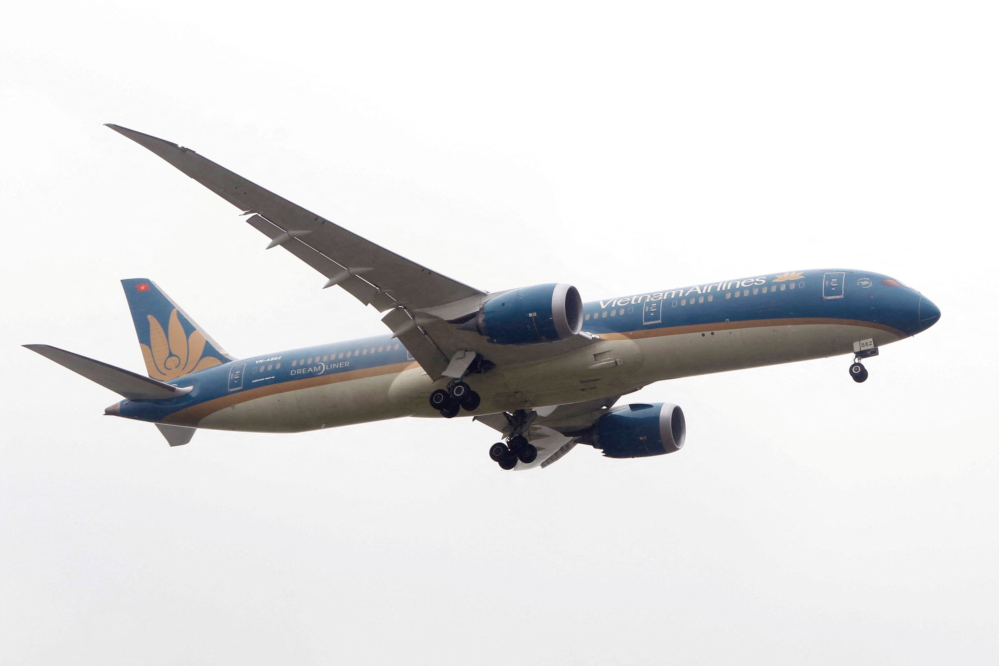 https://static.independent.co.uk/2026/08/16/15/2026-08-16T014518Z_503505605_RC2DZMAGJ2SW_RTRMADP_3_VIETNAM-AIRLINES-MUNICH-INCIDENT.JPG?trim=0,0,0,0&width=1200&height=800&crop=1200:800