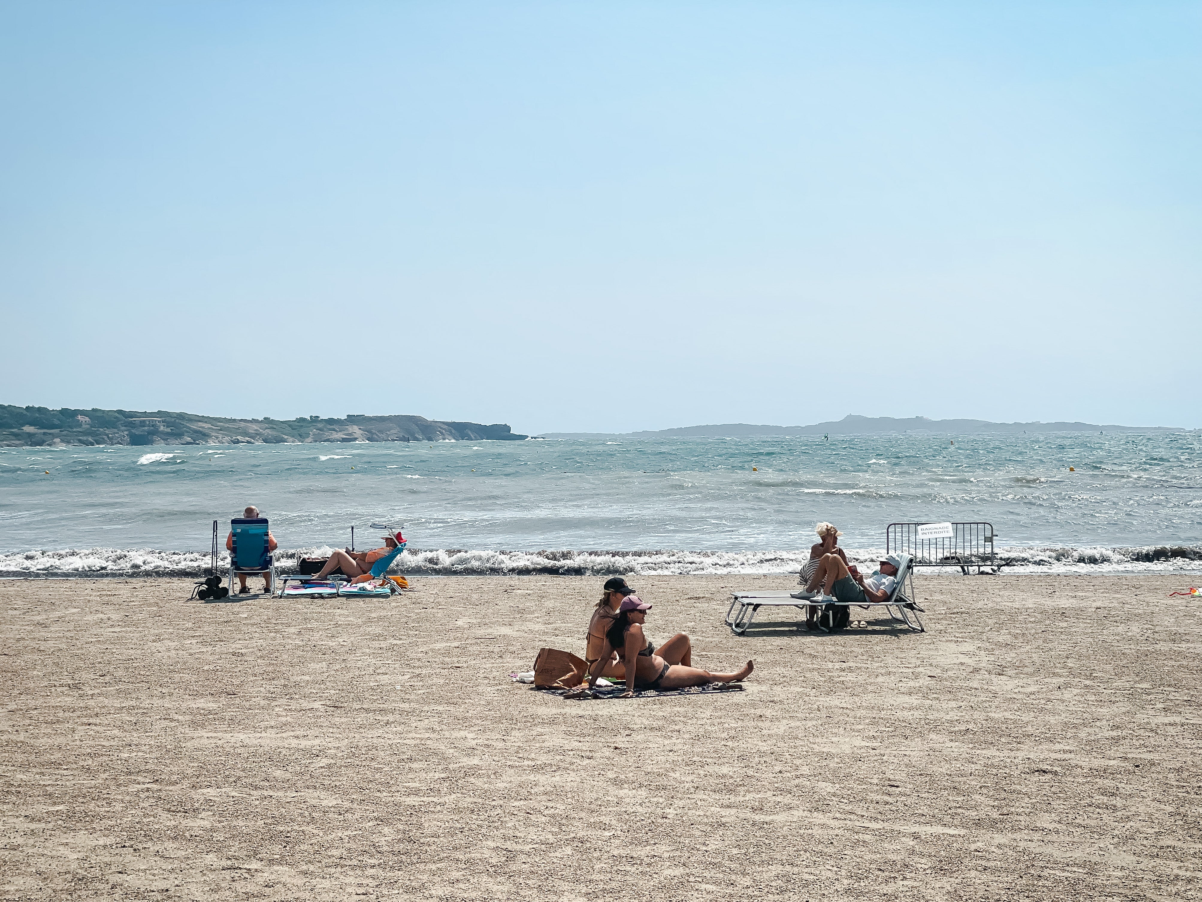 UK holidaymakers ‘struggling to shake off financial concerns’ during breaks, study finds
