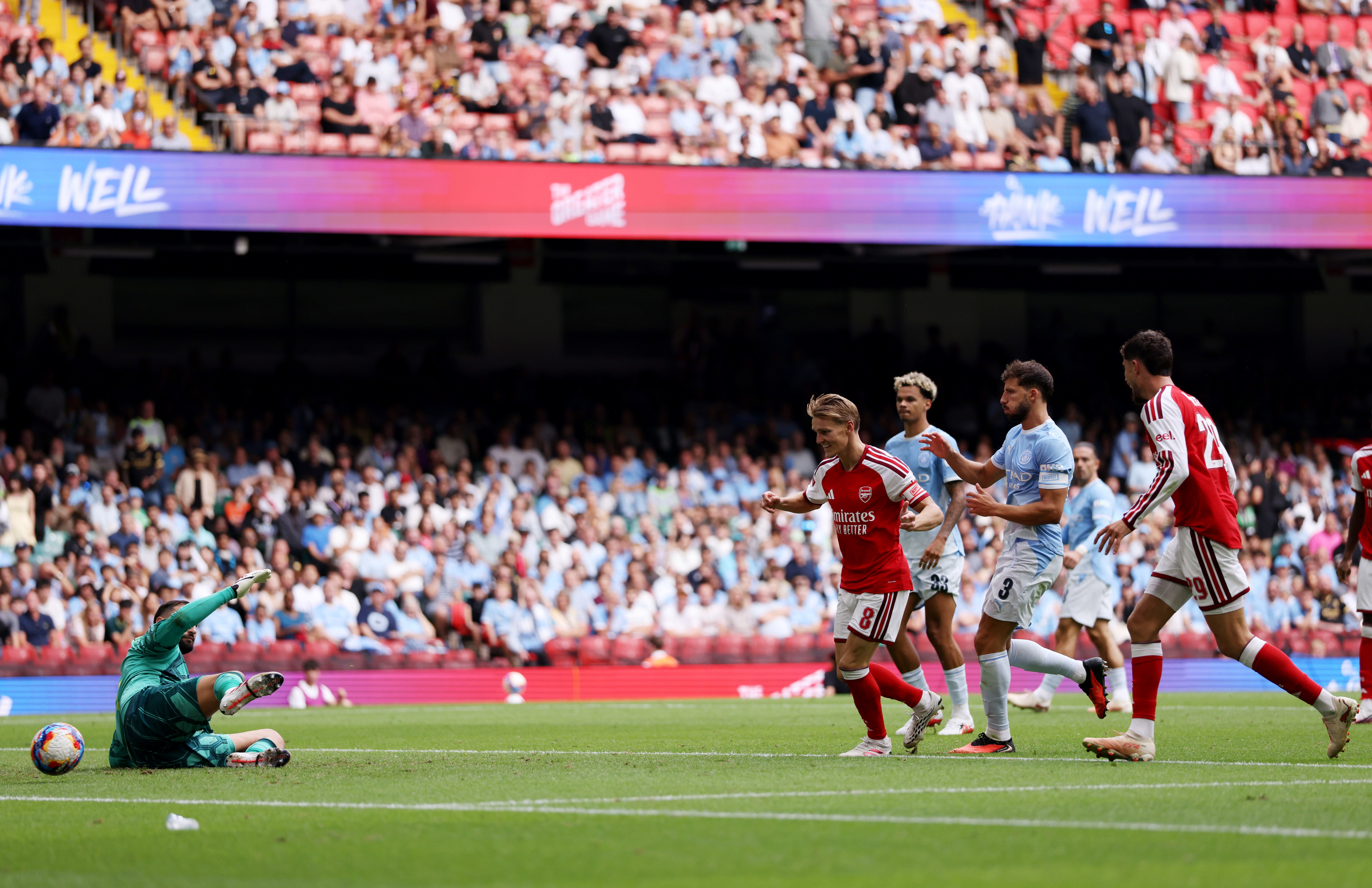 Martin Odegaard scores Arsenal's third goal