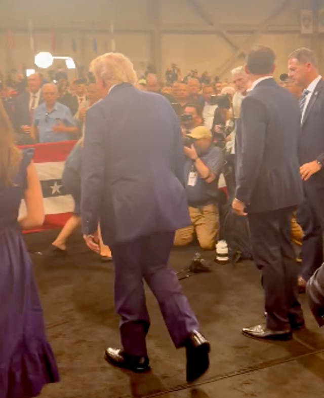 Trump’s suddenly prominent rear end draws merciless ridicule | The ...
