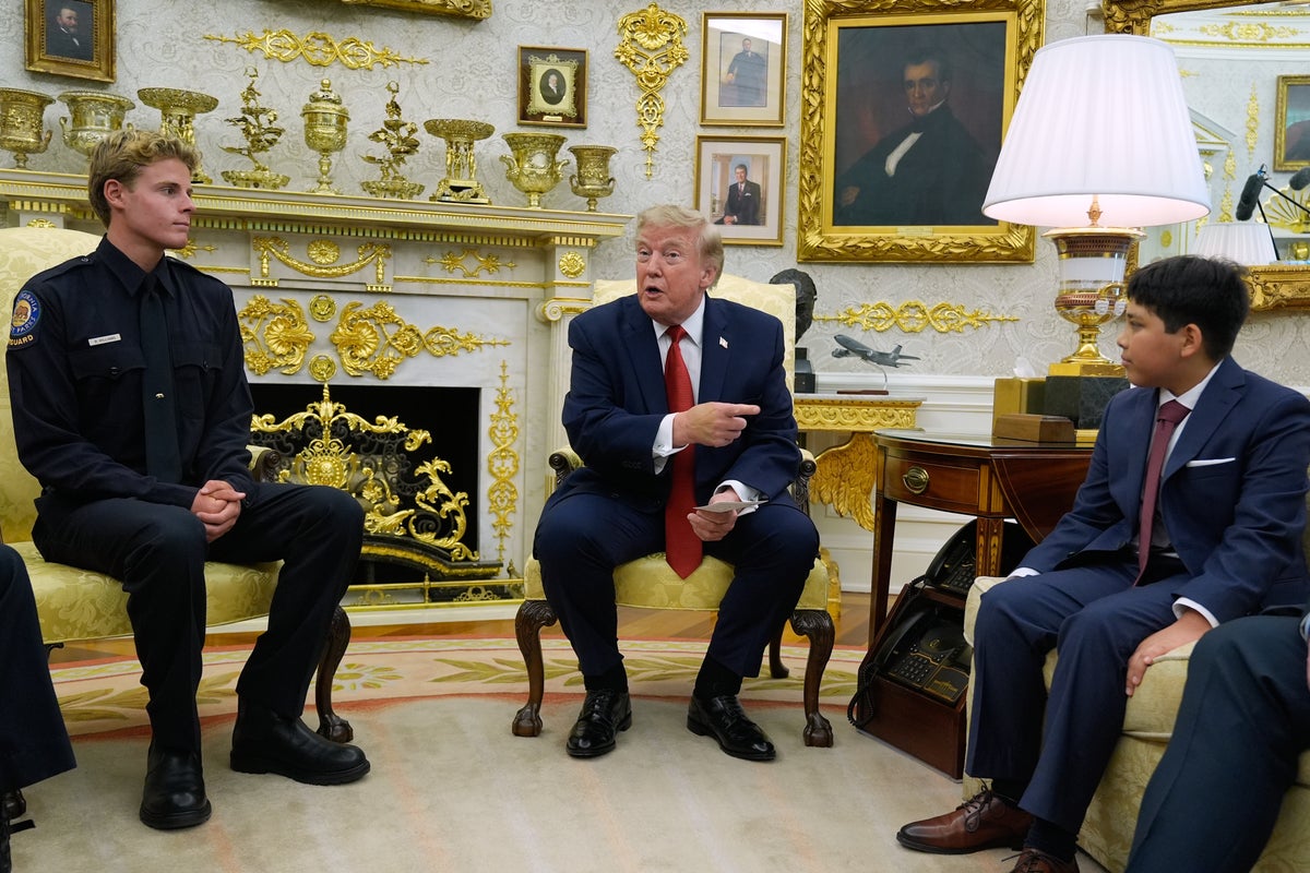 Teen lifeguard and rescued boy honored at White House