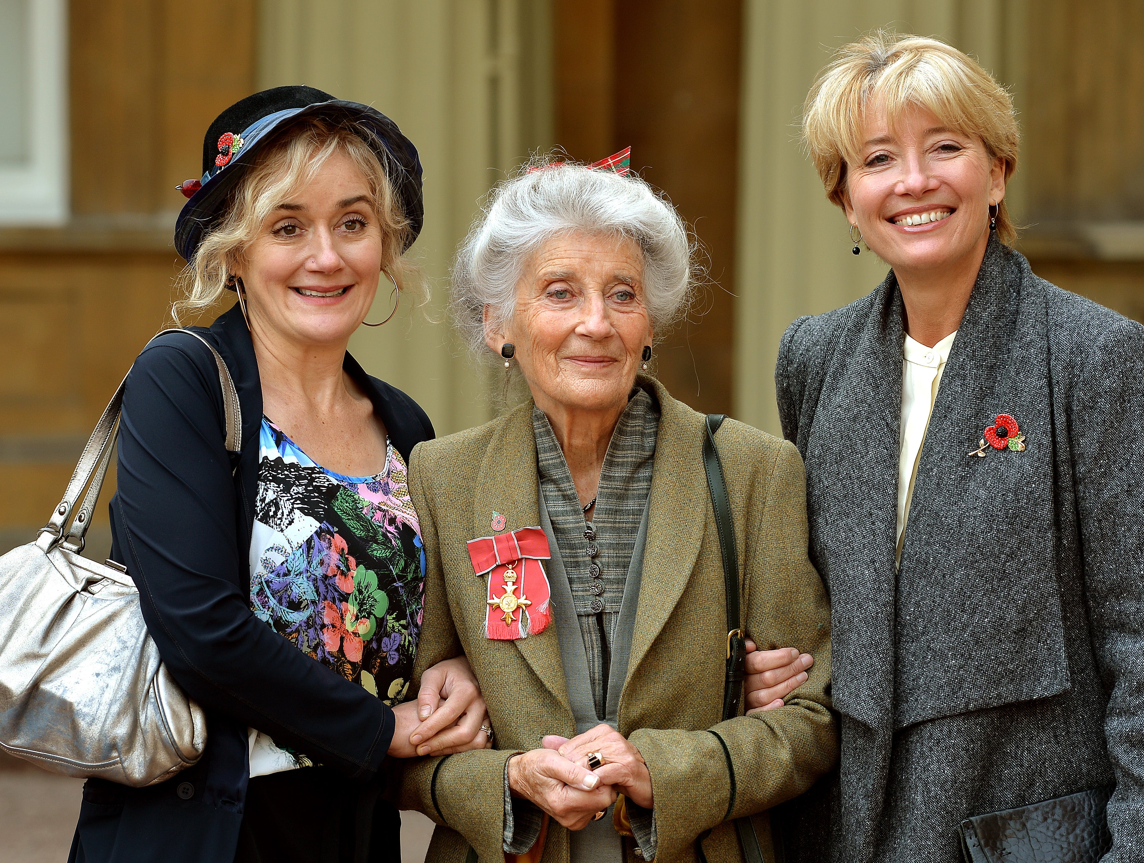 Phyllida Law with daughters Sophie and Emma Thompson