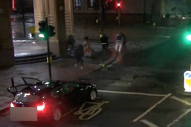 Knife-wielding gang emerge from BMW to attack and steal watches