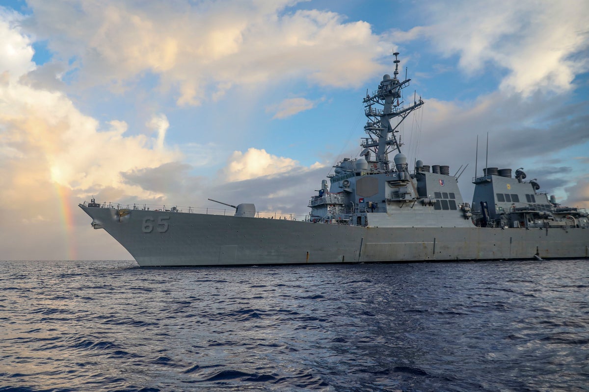 US Navy destroyer with 300 sailors aboard broke down for four days in the Pacific