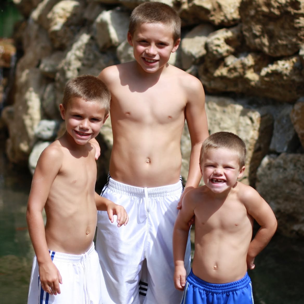 Cruz Beckham has shared a throwback photo of himself with his estranged brother Brooklyn and their sibling Romeo