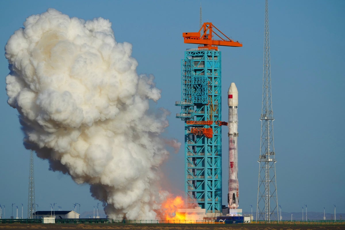 China Successfully Lands First Rocket Stage on Land