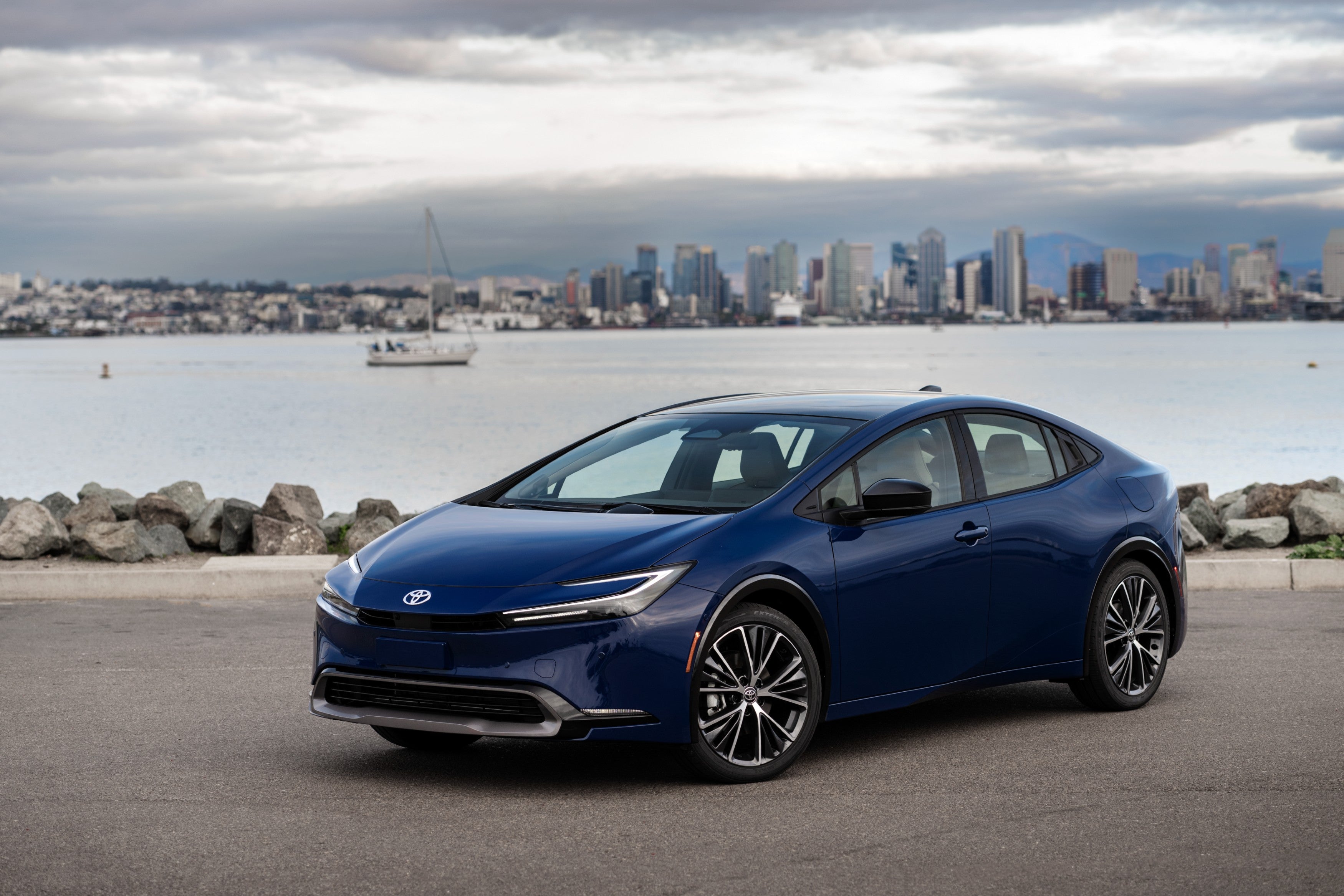independent.co.uk - Christian Wardlaw - Save money and gas with a used hybrid vehicle. Here are some picks from Edmunds