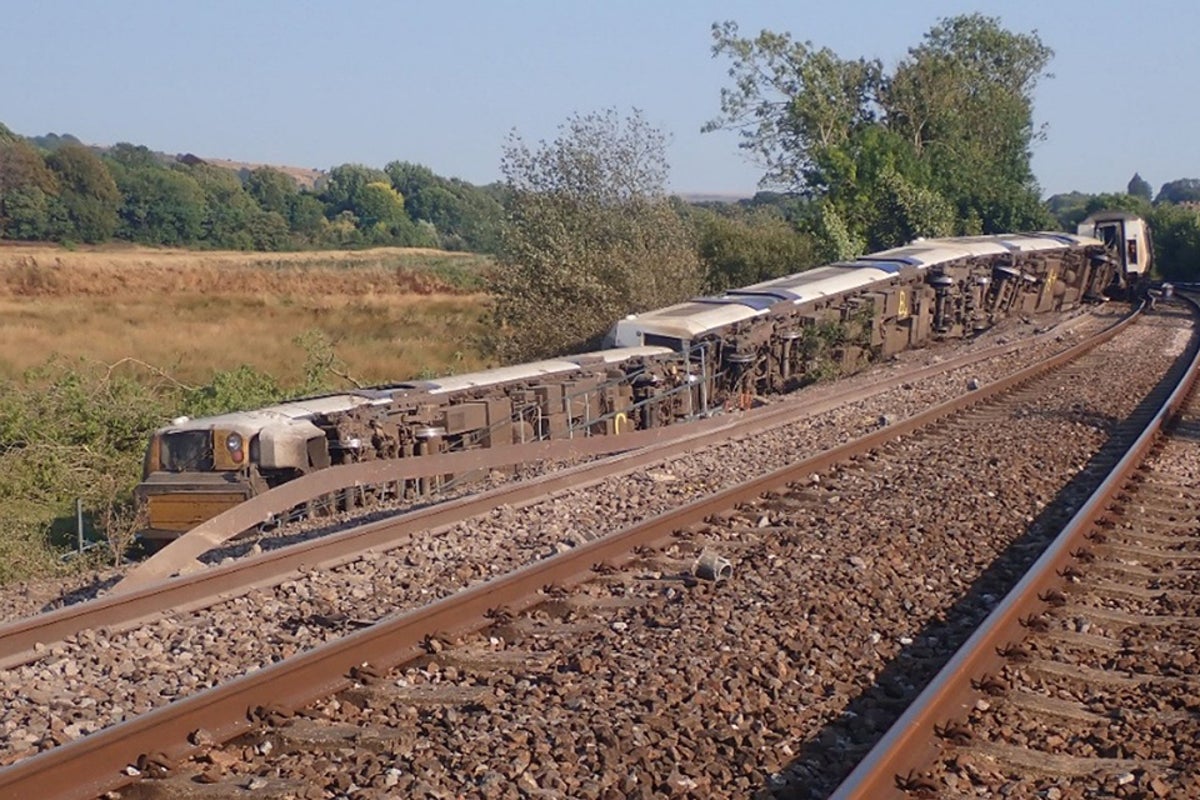 Track defect found on railway line where Lewes train derailed