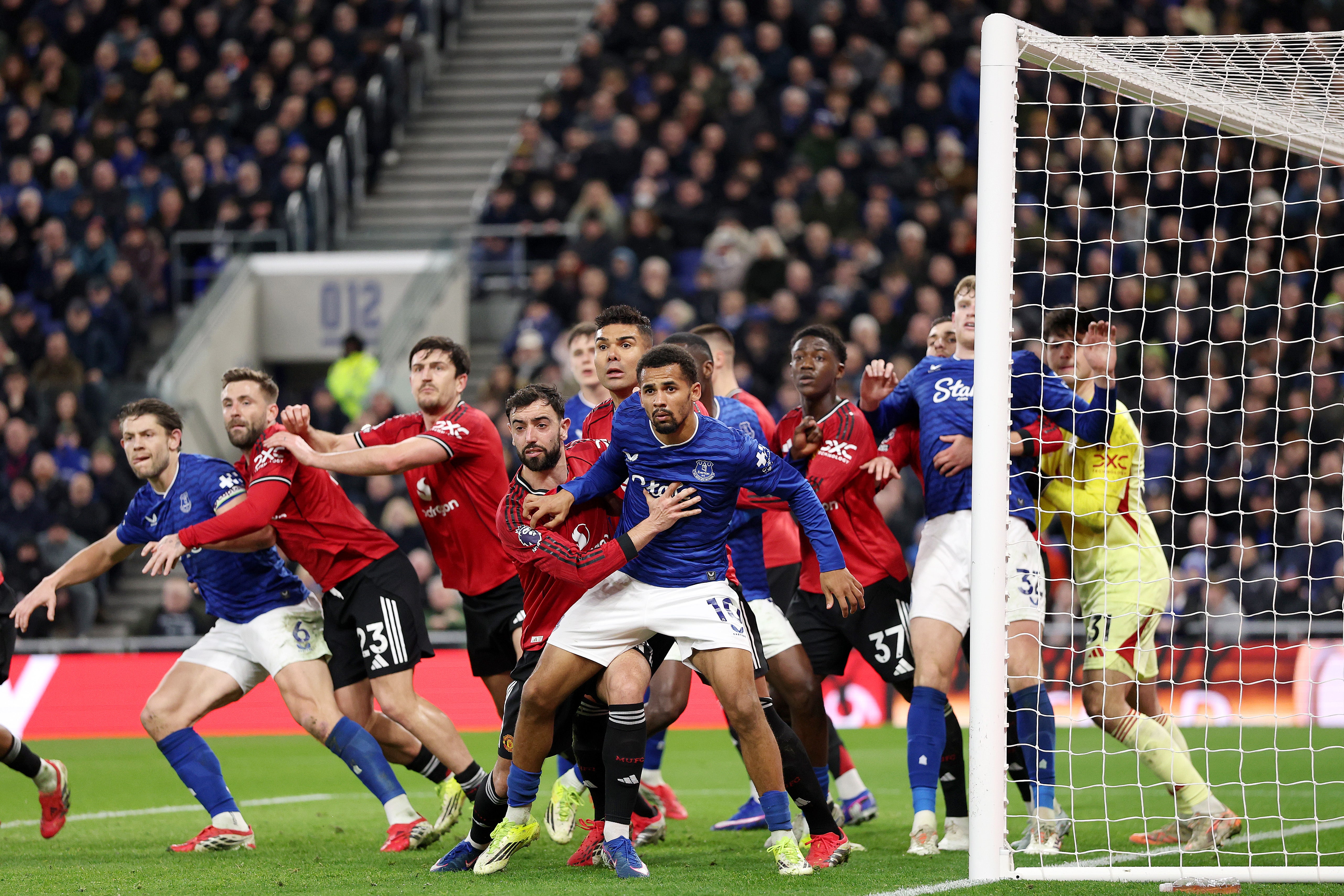 Premier League referees will bid to crackdown on grappling at set-pieces (Getty)