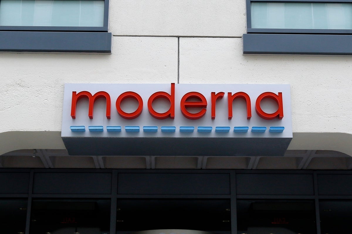 Moderna Shares Rise Following Positive Clinical Trial Results for mRNA Cancer Treatment
