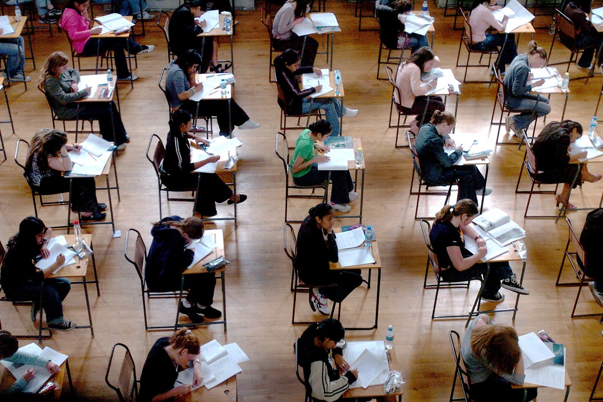 Labour Government Considers New GCSE Resit Qualification for Students