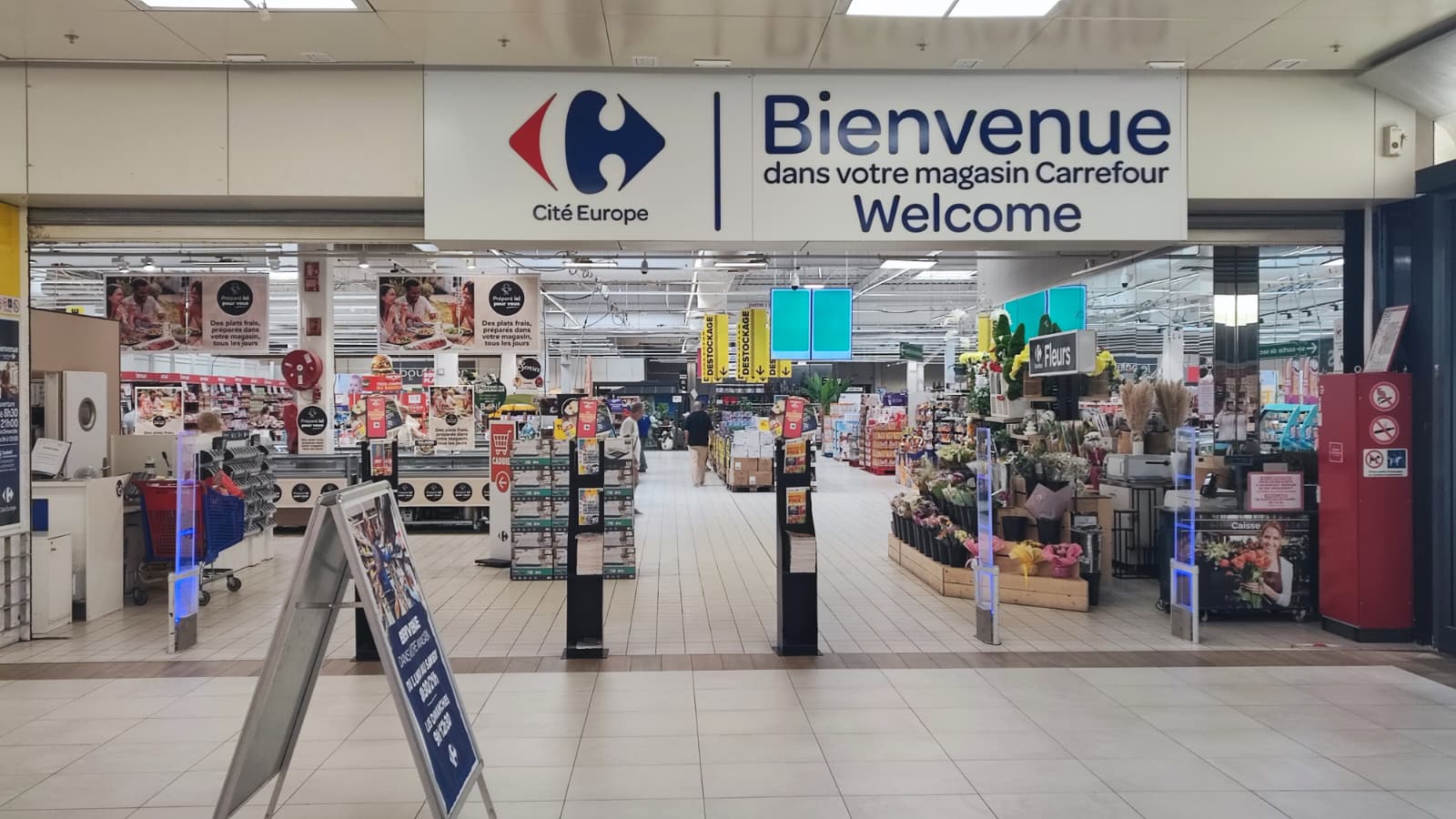 The Coquelles district is home to a large Carrefour supermarket