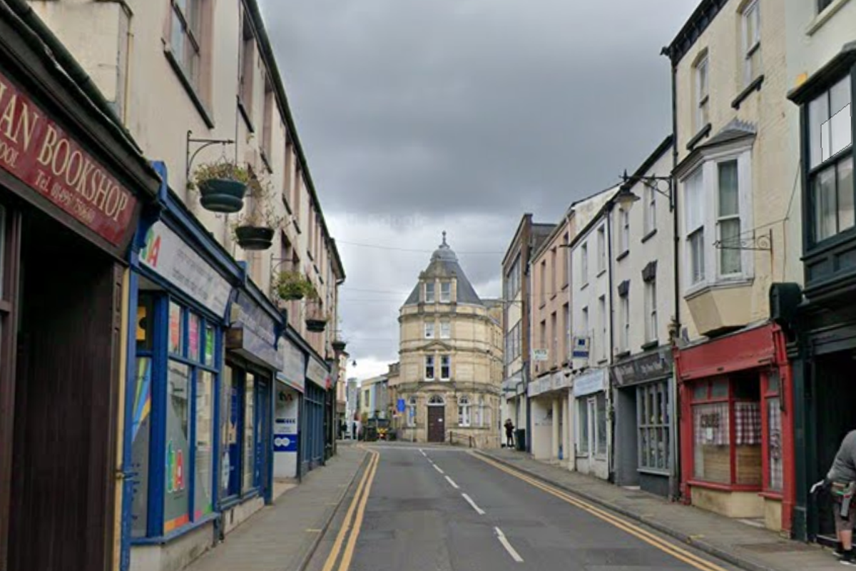 Councillor couple lose their jobs after failing to go to a meeting for over six months