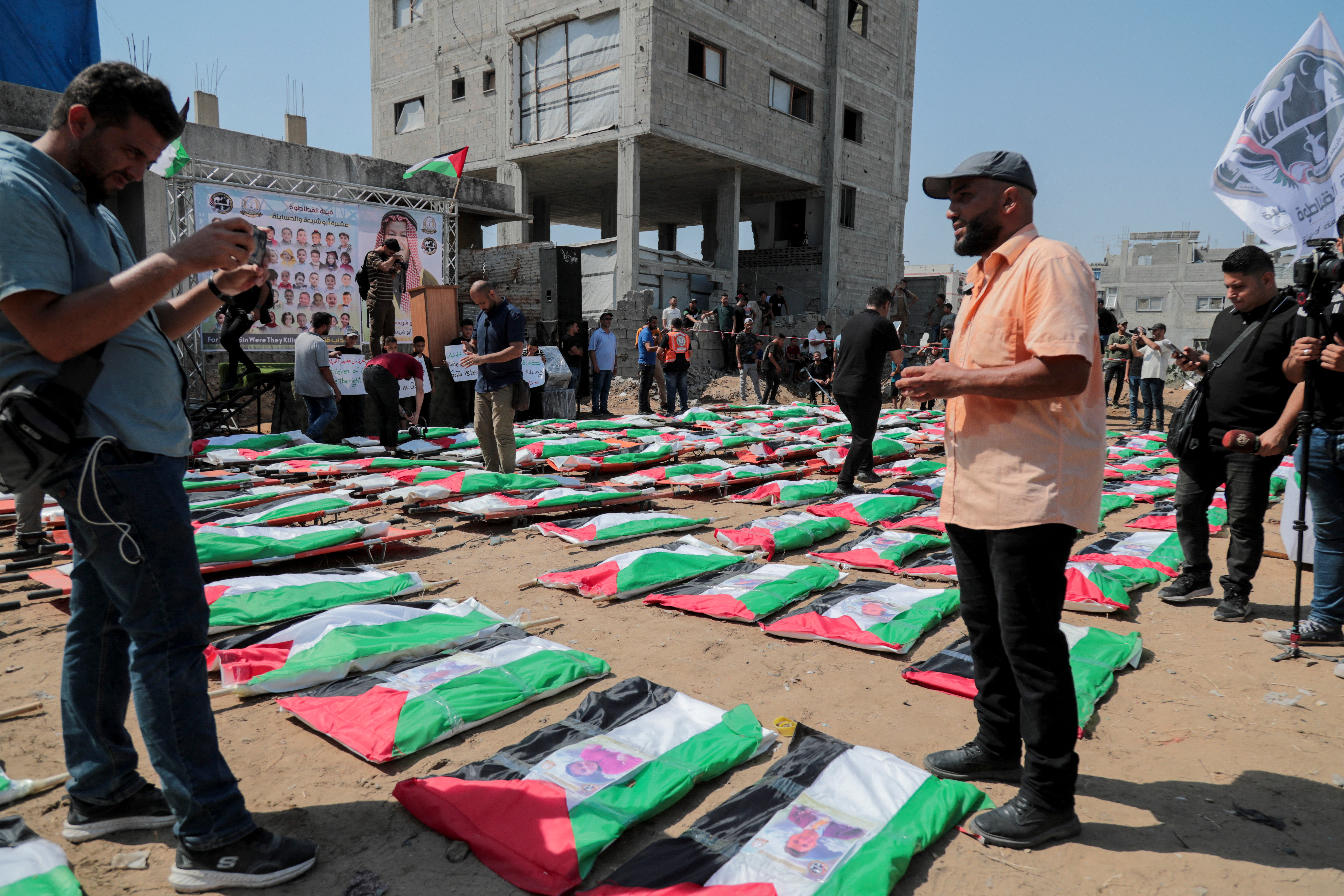 A mass funeral in Gaza in August 2026 when the remains of bodies are recovered from the rubble