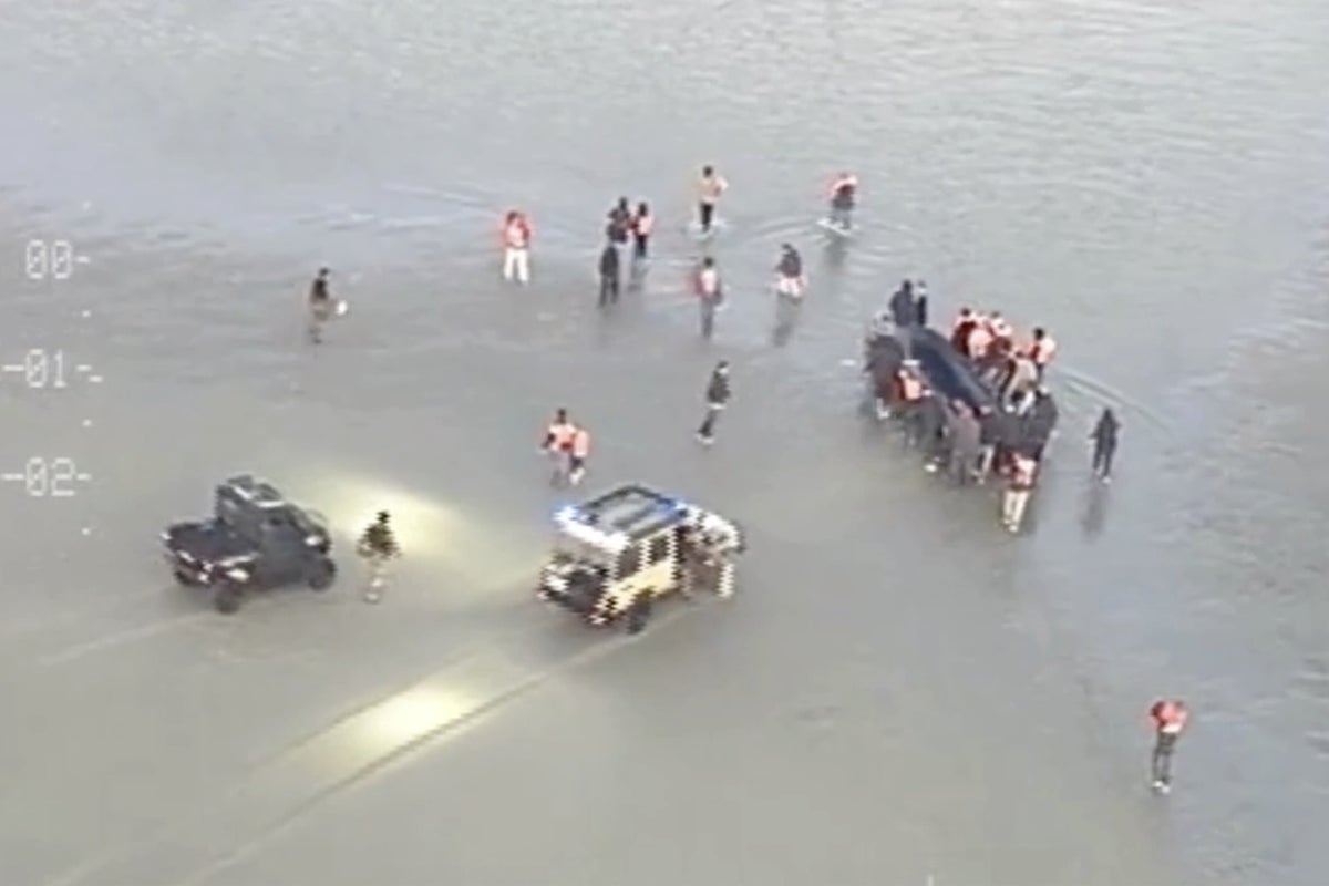 Footage captures confrontation between migrants and French police during boat launch