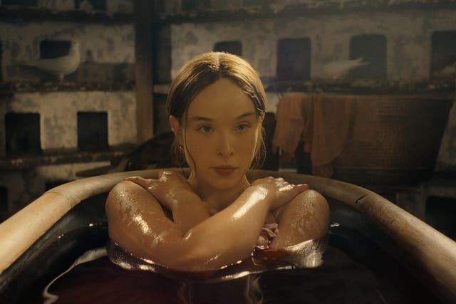 <p>Los asesinatos de Andrew y Abby Borden y el juicio de 1893 contra Lizzie Borden inspiraron libros, películas y hasta una canción infantil. Ahora, la historia llega a una nueva serie de Ryan Murphy </p>
