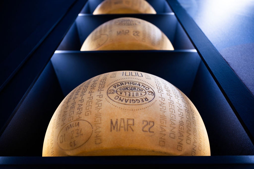 Social media posts claimed that Italy's extreme temperatures were endangering both the traditional cheese and its primary storage bank