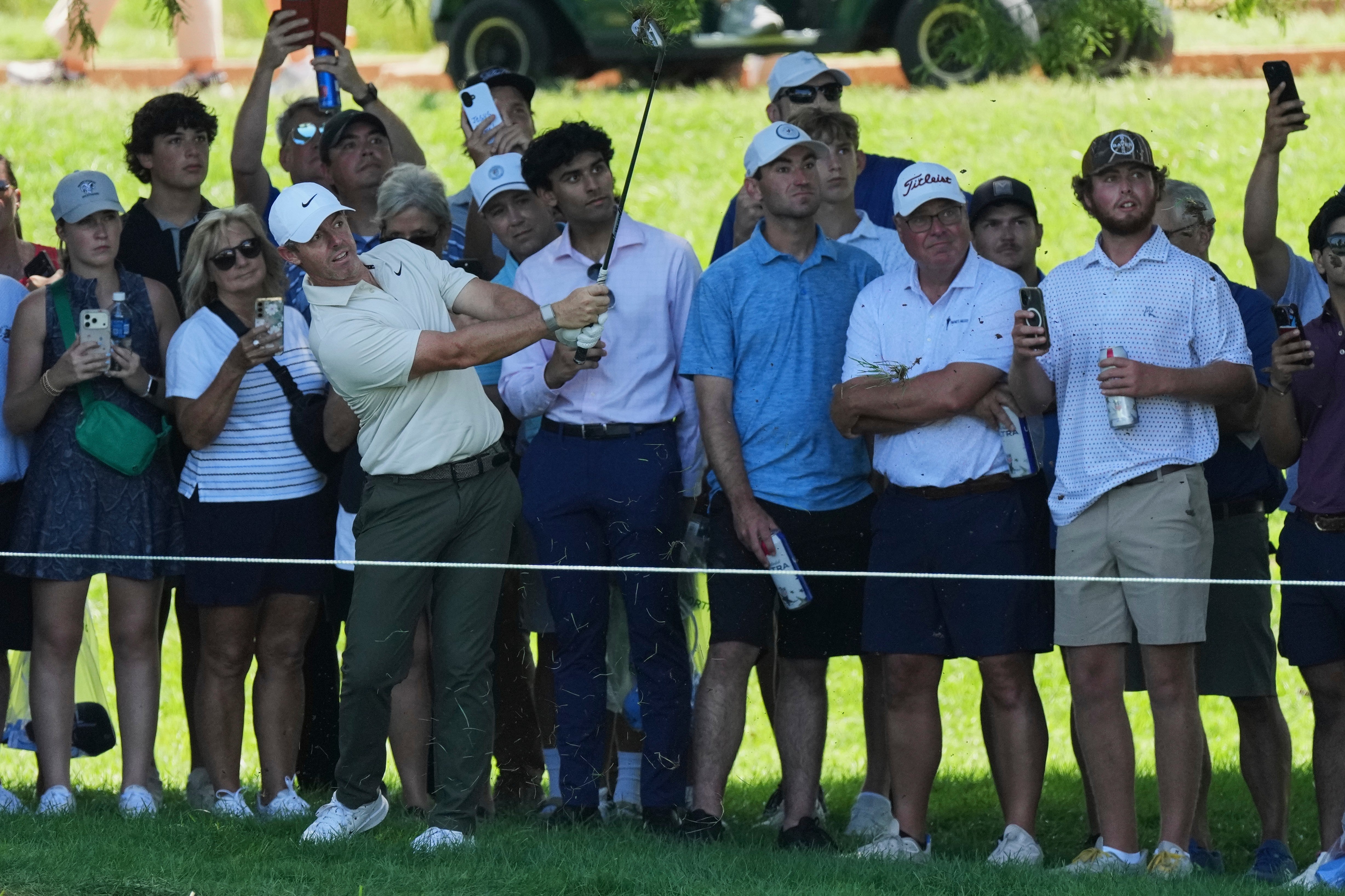 Rory McIlroy recovered his form at Bellerive Country Club (Jeff Roberson/AP)