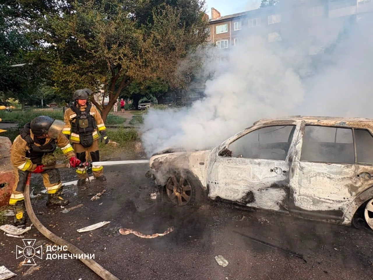 A car was set ablaze after Russian strikes targeted Slovyansk
