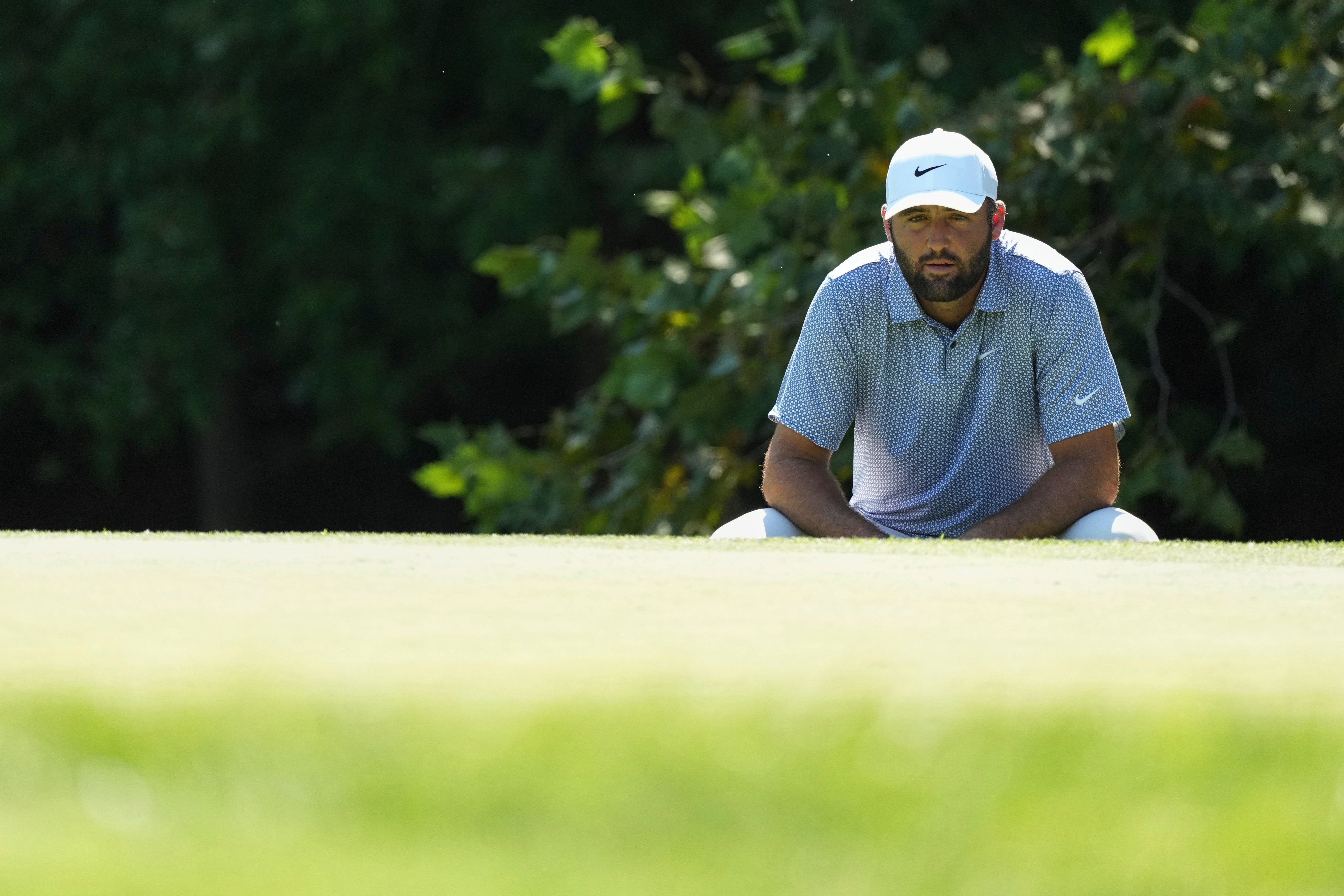 Scottie Scheffler endured a nightmare opening to the defence of his BMW Championship title (Jeff Roberson/AP) (AP)