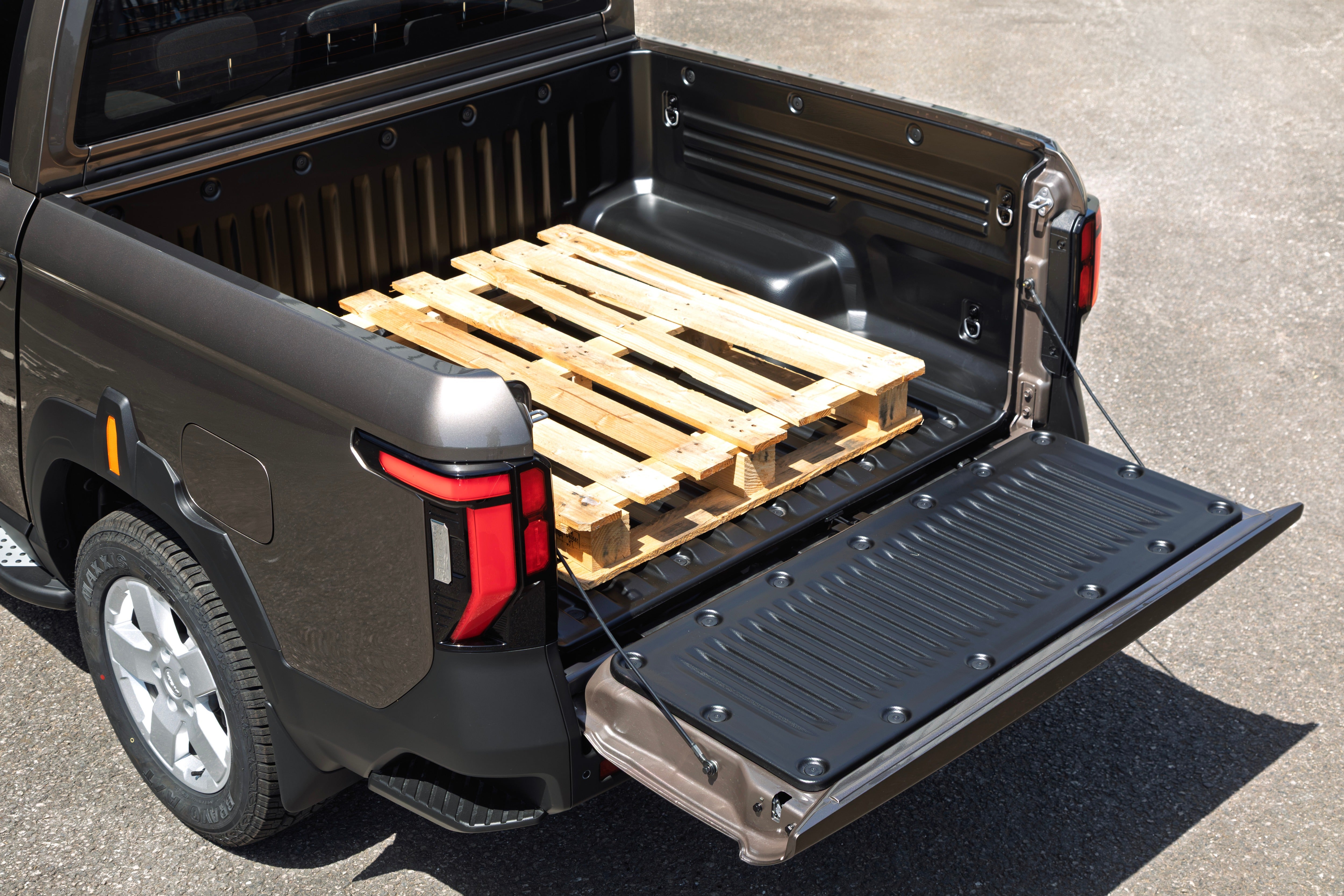 Pickup artist: The load space is competitive even if it lacks a proper spare wheel