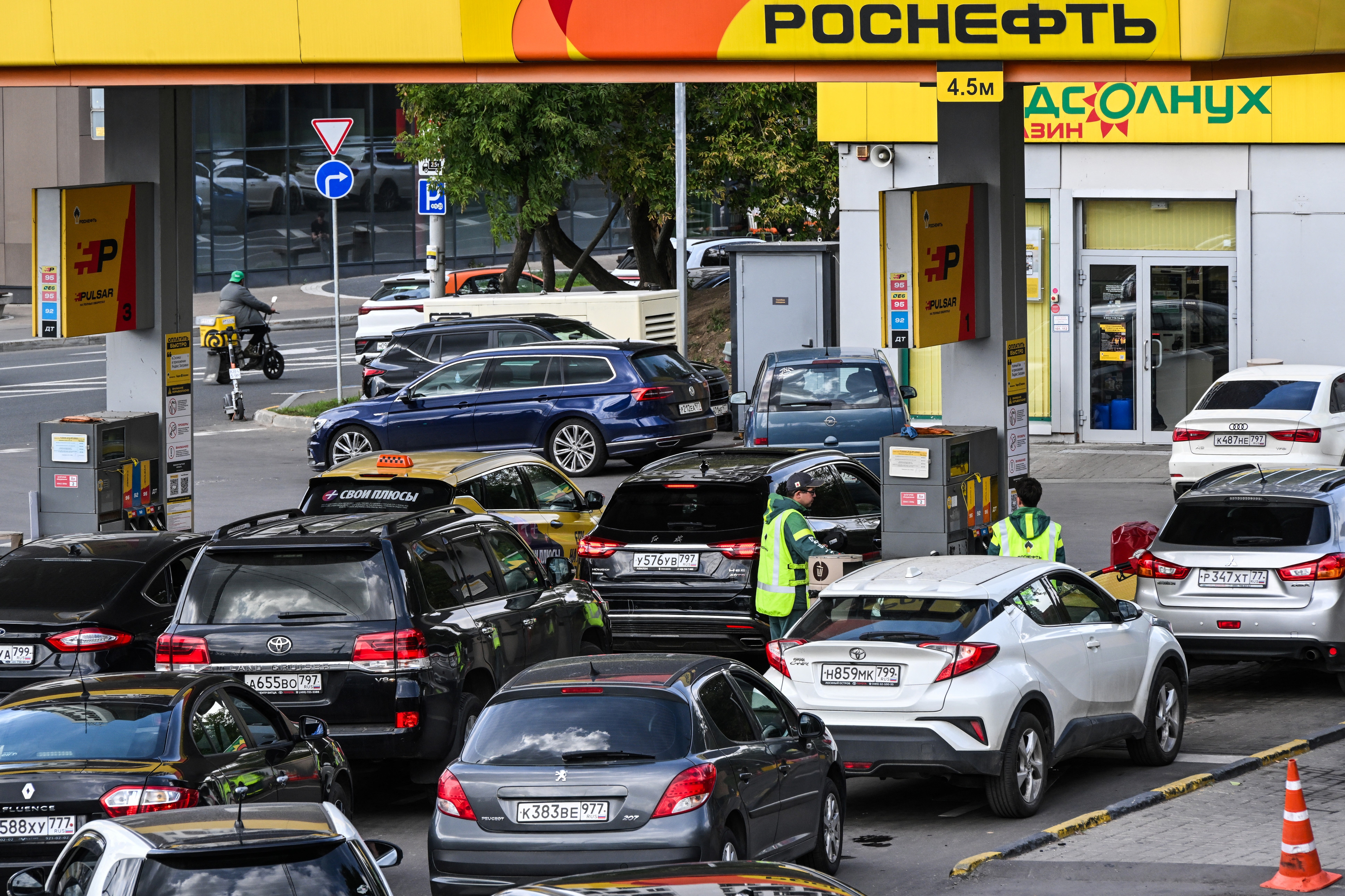 Russian authorities acknowledged on August 21 that some regions faces new petrol shortages, as Ukraine steps up attacks on the country's oil refineries. (Photo by Igor IVANKO / AFP via Getty Images)