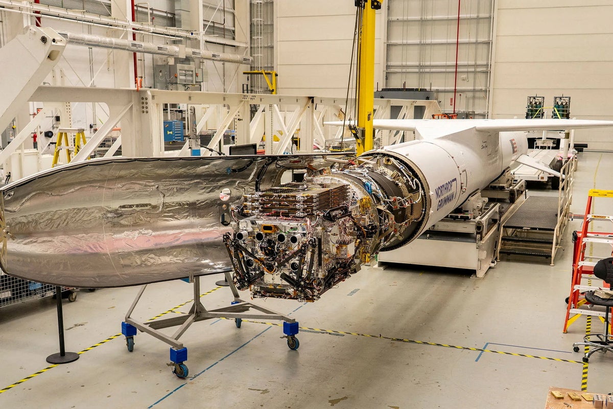 NASA gives up rescue attempt for aging space telescope