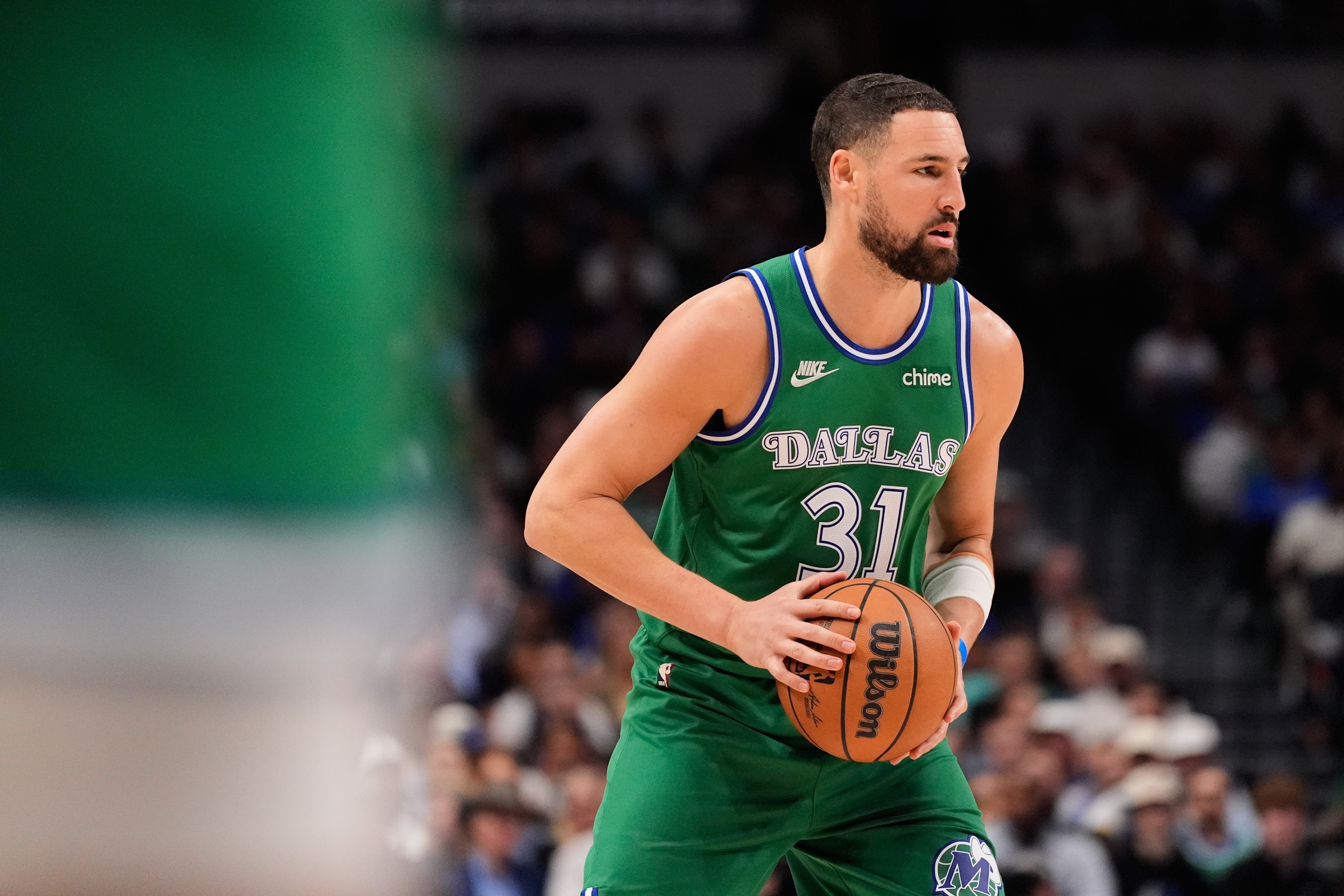 MAVERICKS-THOMPSON SALIDA