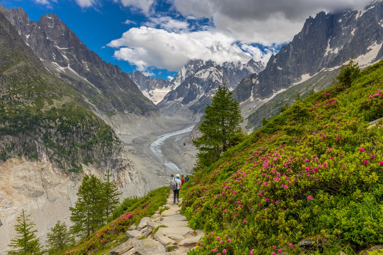 Popular Mont Blanc hiking trail could require reservations from 2027