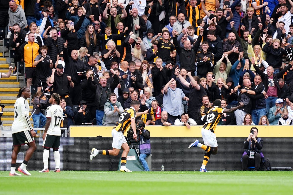 Hull fans send message to Joe Cole after stunning Manchester United on Premier League return Hull fans send message to Joe Cole after stunning Manchester United on Premier League return