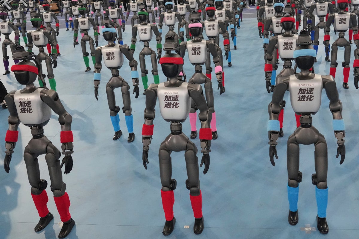 Chinese Humanoid Robots Set New Performance Records at Beijing Competition