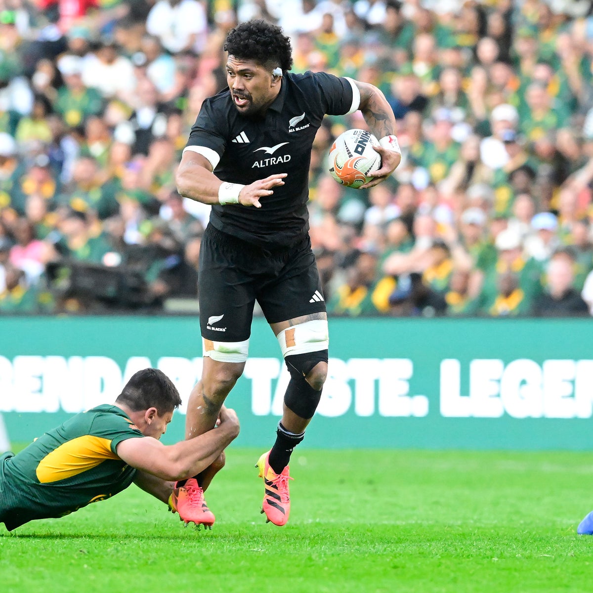 All Blacks stun Springboks with commanding victory in South Africa