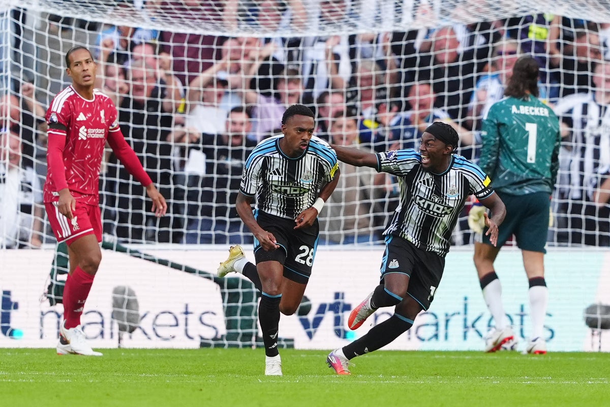 Newcastle vs Liverpool LIVE: Substitute Willock restores lead minutes after Gakpo equaliser