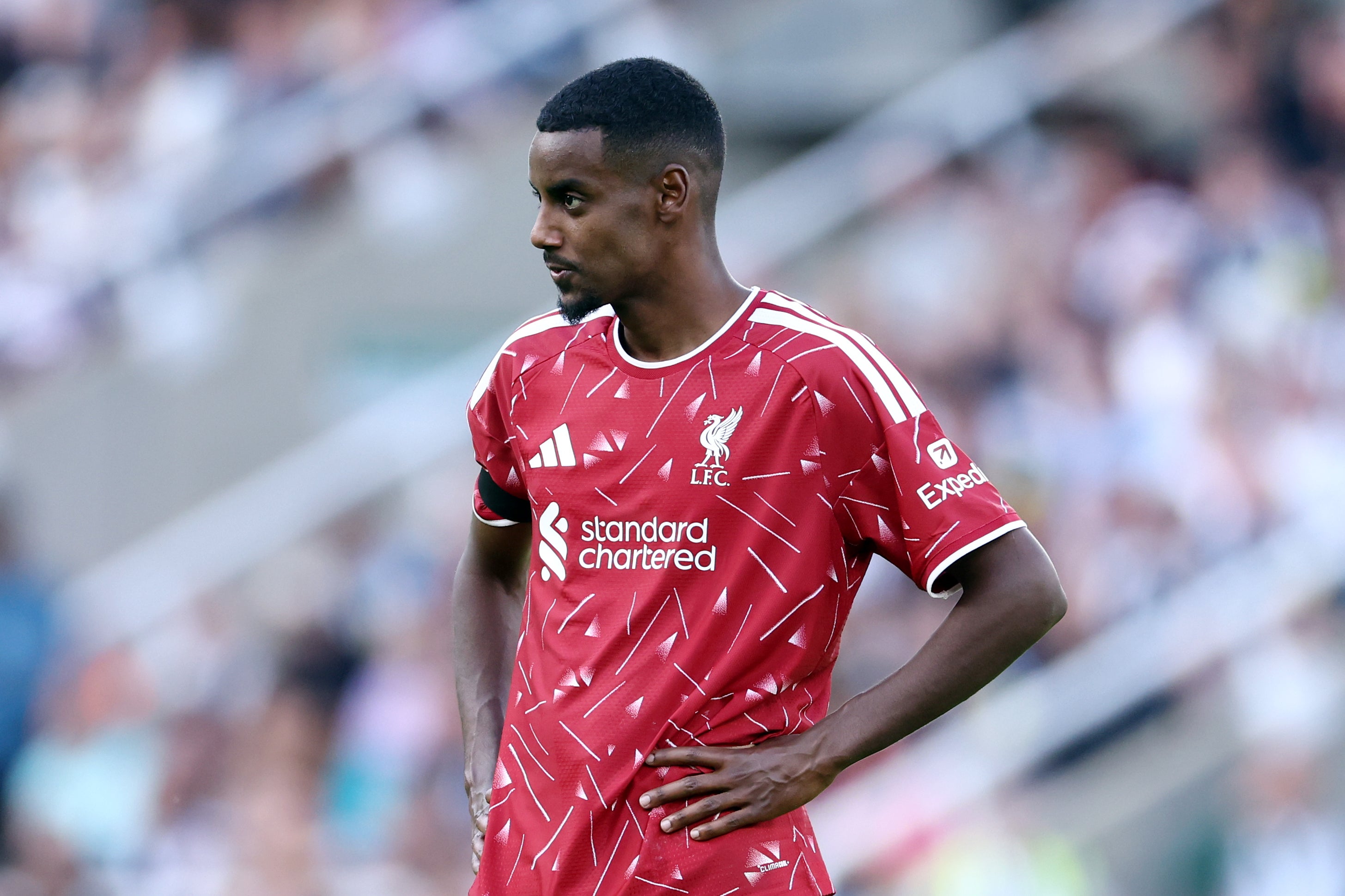 Alexander Isak did not take Liverpool’s last-gasp penalty after an afternoon of anonymity and abuse