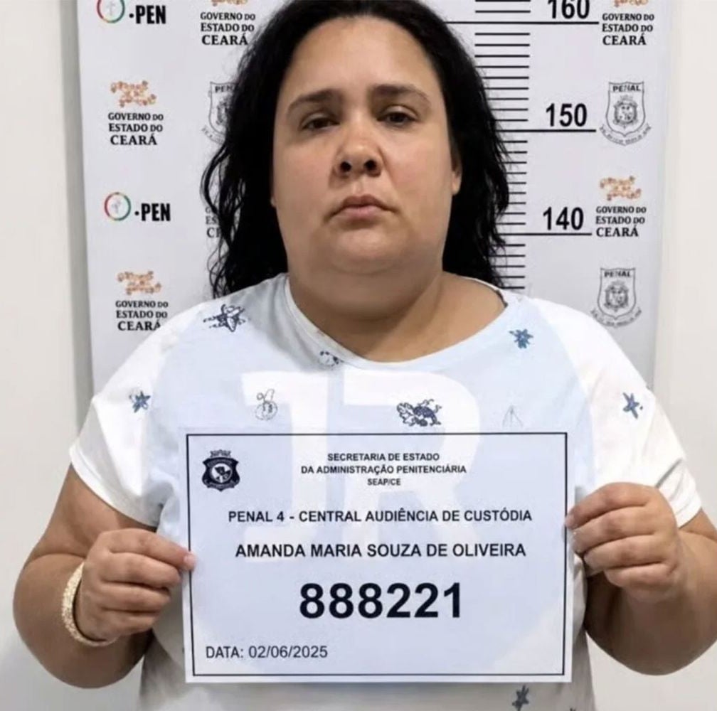 The police mugshot of Oliveira after her arrest in 2025