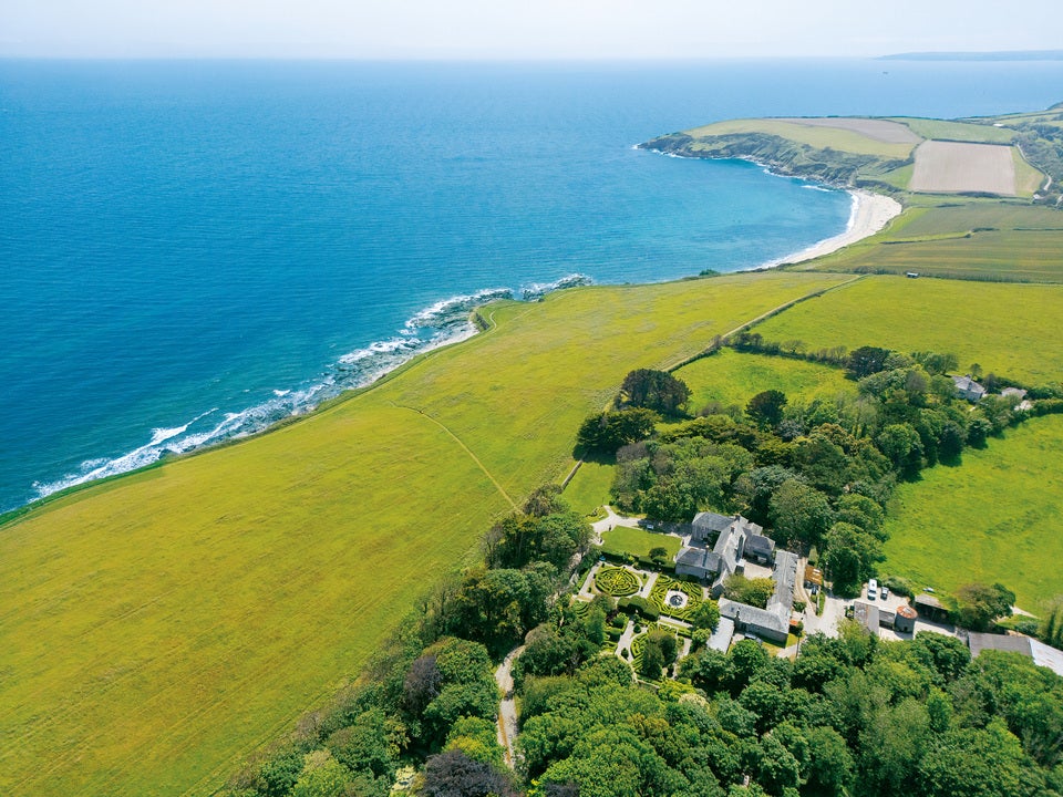 The coastline between Portscatho and the cliffs of Nare Head