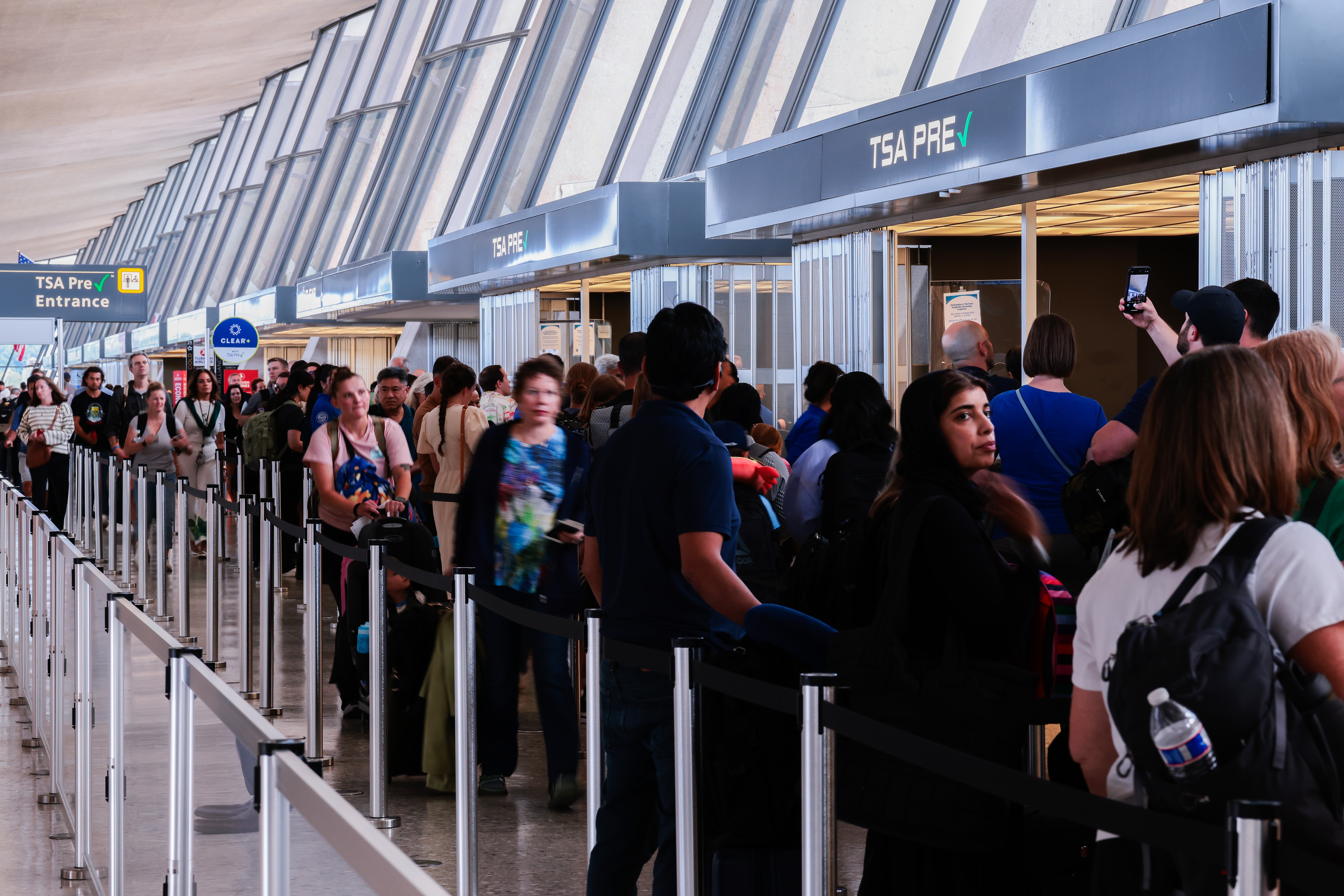 US to rescind 200,000 business and travel visas from those seeking asylum: report