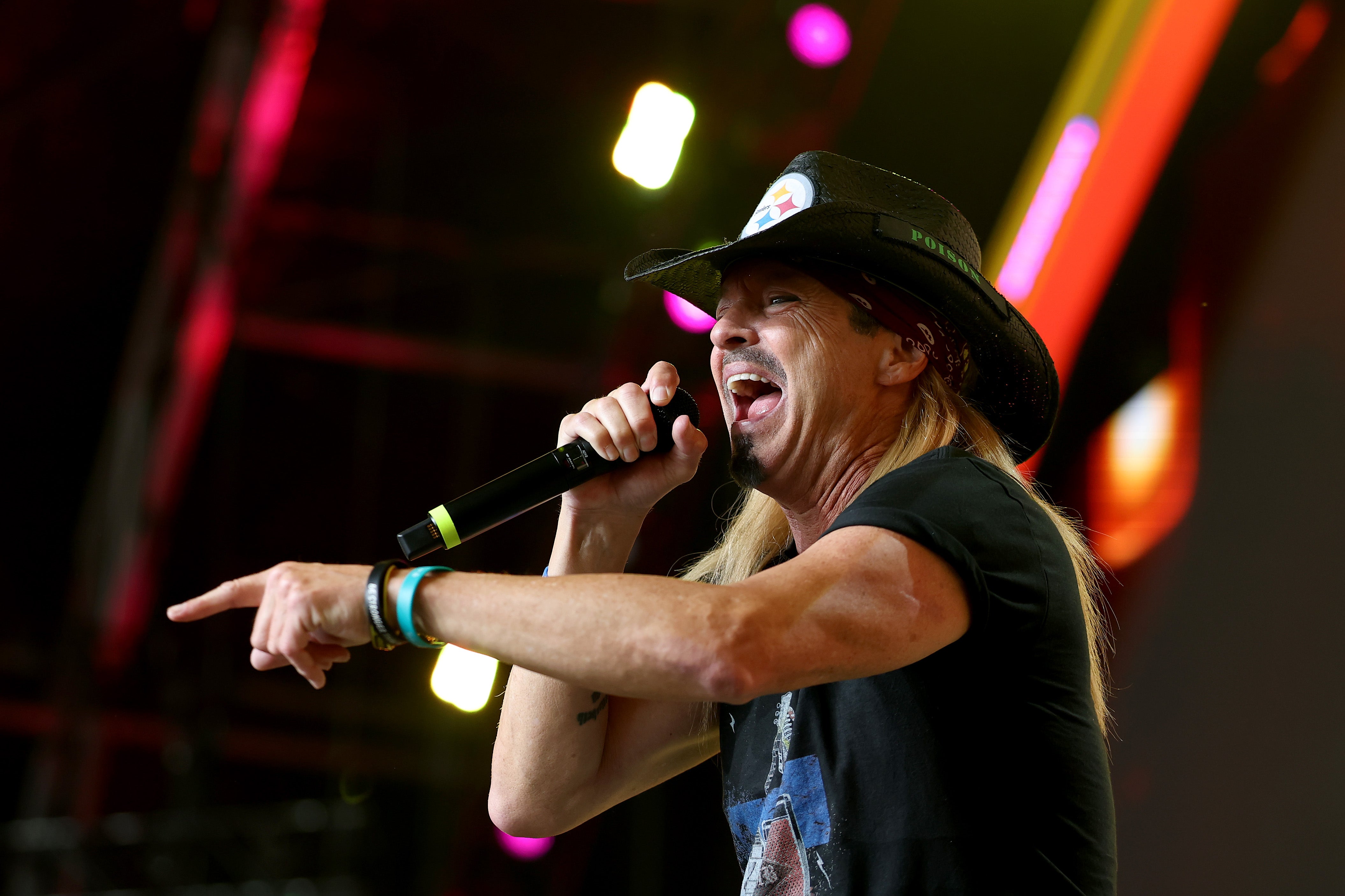 Poison star cancels tour after kidney stone surgery 