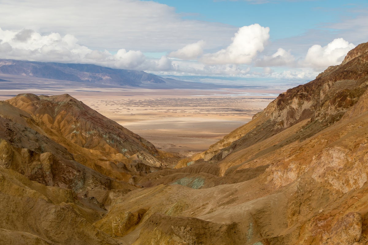 Tourist dies after car gets stuck in mud at Death Valley National Park Tourist dies after car gets stuck in mud at Death Valley National Park