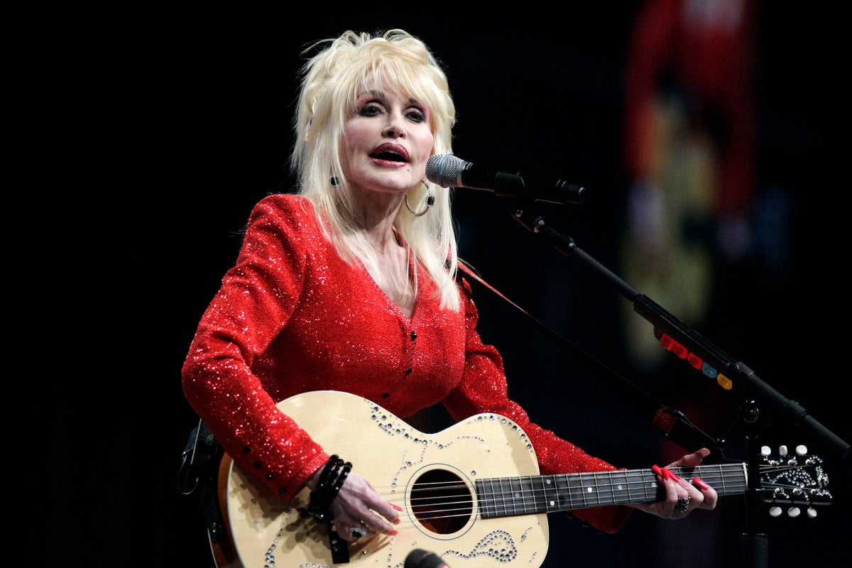 dolly-parton-s-greatest-songs-and-the-stories-behind-them-the