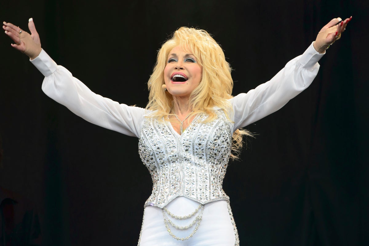 Nashville Airport to be Renamed After Dolly Parton Amid Political Split