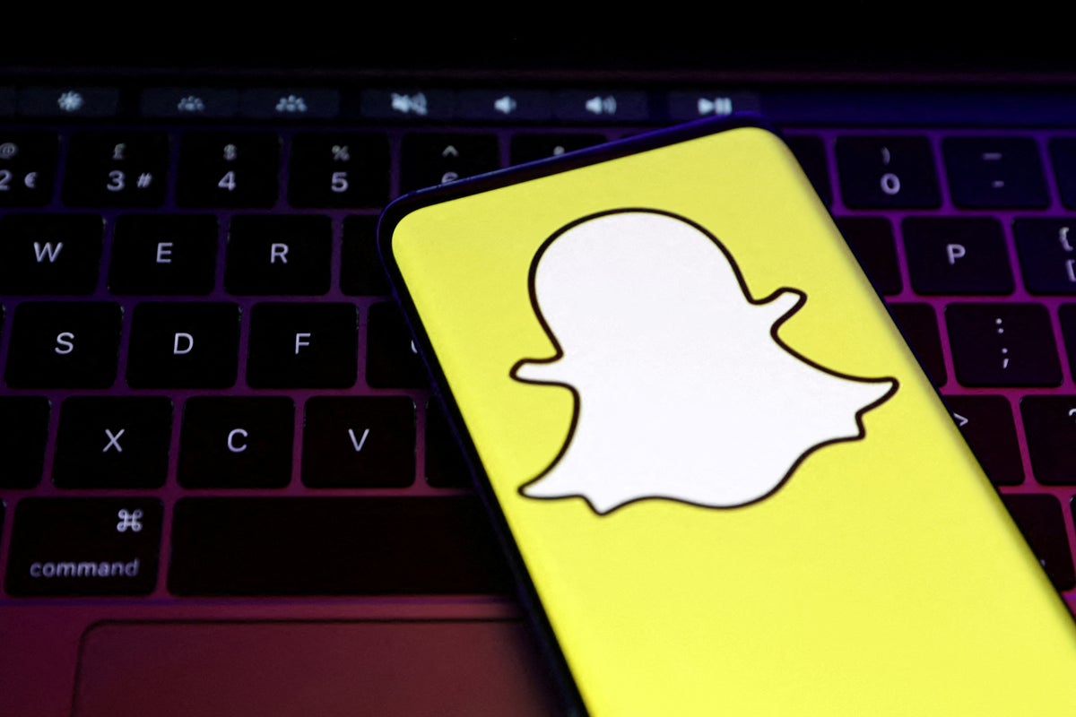 Teacher who sent explicit photos to teenage boy on Snapchat banned