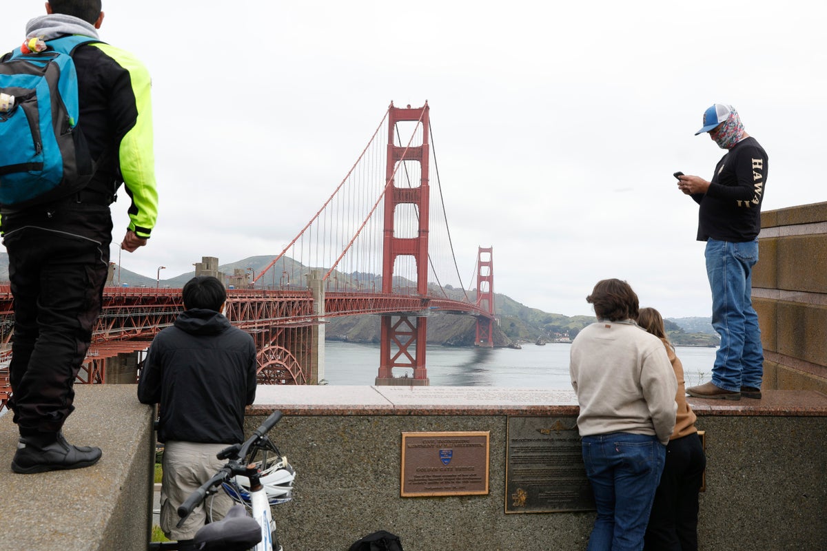 Felony charges dropped against Golden Gate Bridge protesters