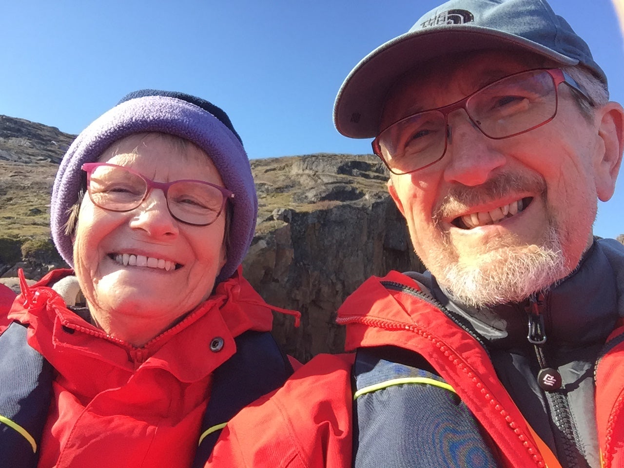 Linda and Geoff Kitchen, who died after suffering a suspected heart attack on board a Singapore Airlines flight