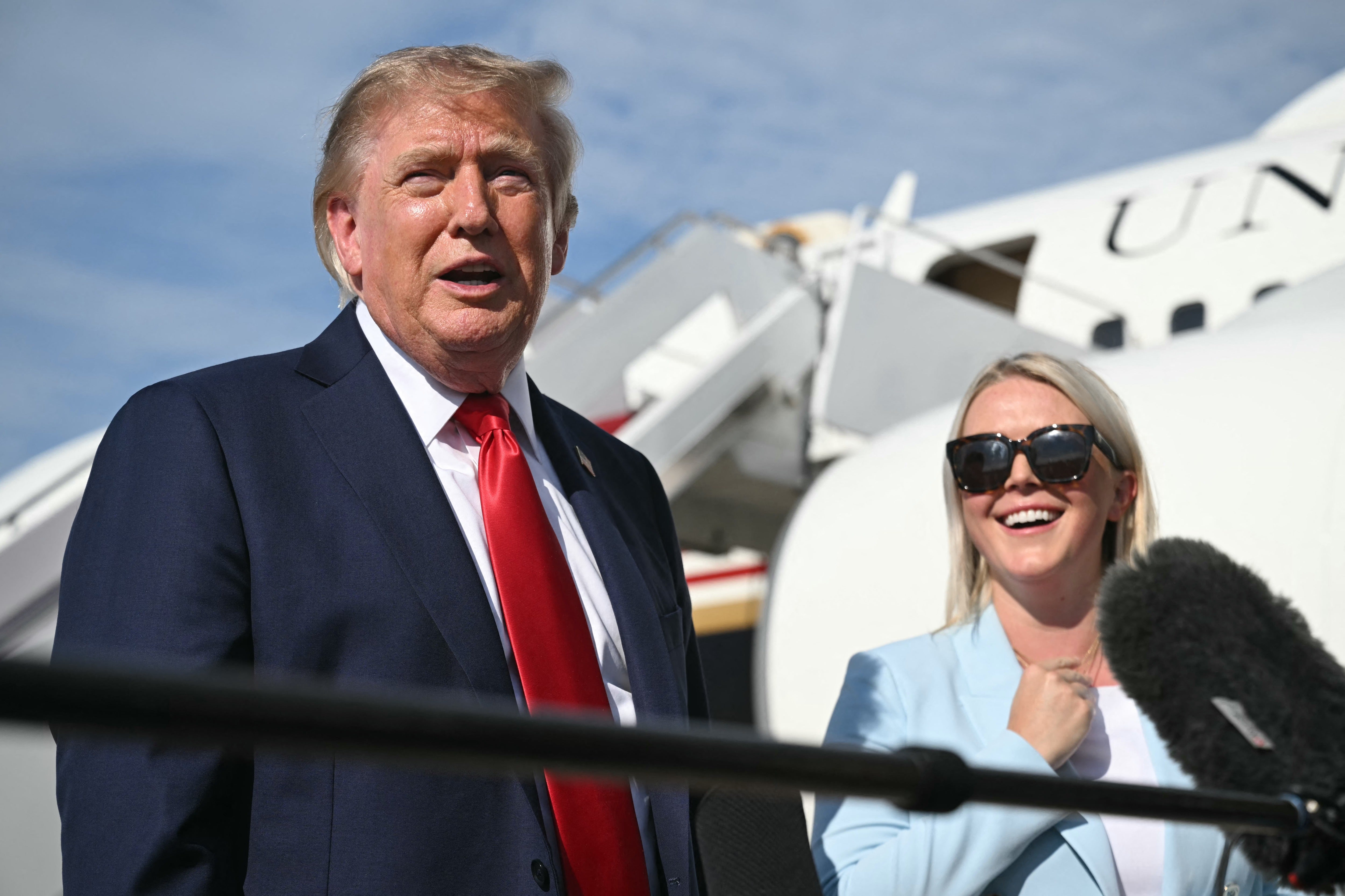 Trump nadal nie wybrał następcy Karoline Leavitt przed jej odejściem