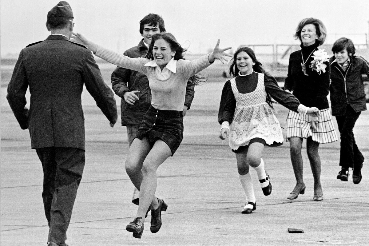 Pulitzer winning photographer who shot iconic 'Burst of Joy' dies at age 99