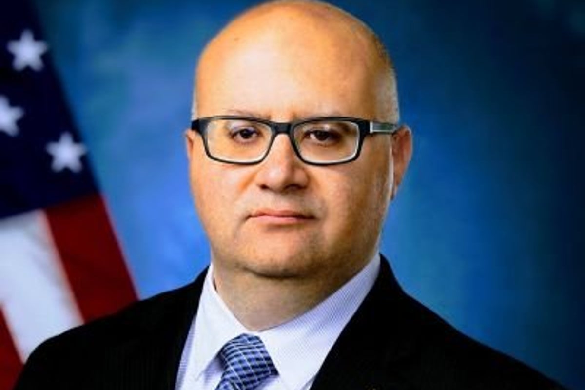 Secret Service suspends top spokesman and two others as misconduct mystery grows Secret Service suspends top spokesman and two others as misconduct mystery grows