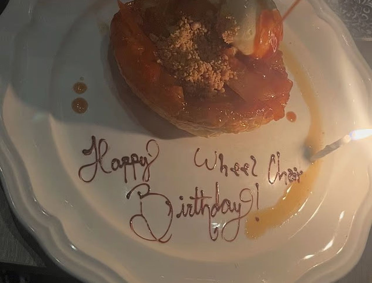 New Photo - Restaurant forced to apologize after writing ‘Happy Birthday Wheelchair’ on dessert