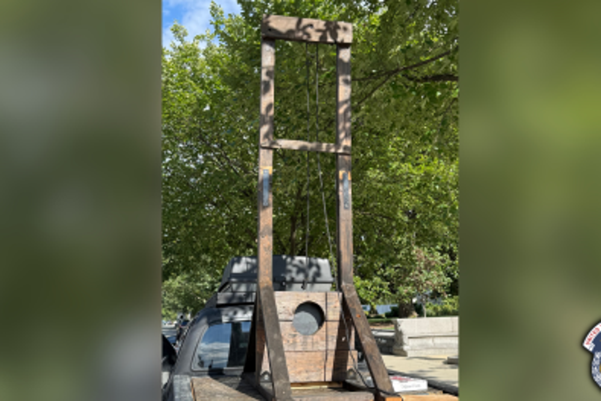 California man arrested near U.S. Capitol with guillotine in truck